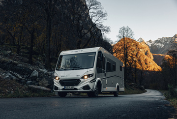 Sunlight I 68 AE met hefbed camper huren