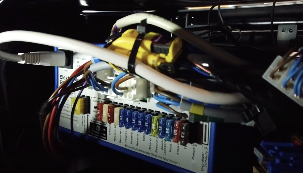 Laadunit camper zekeringen 