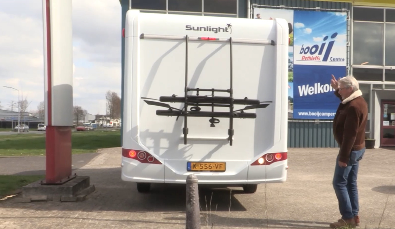 Achtertuit rijden met de camper 