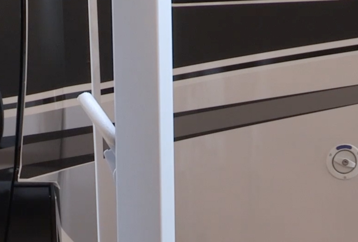 Camper luifel vergrendeling